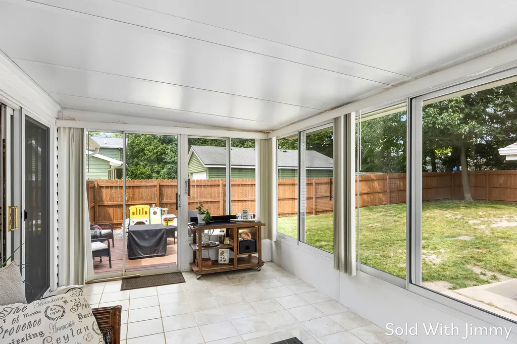 1340 Beckwith Avenue NE Grand Rapids City MI 49505