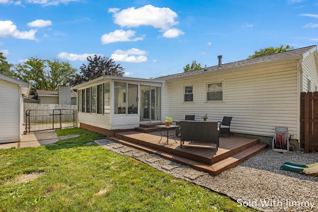 1340 Beckwith Avenue NE Grand Rapids City MI 49505