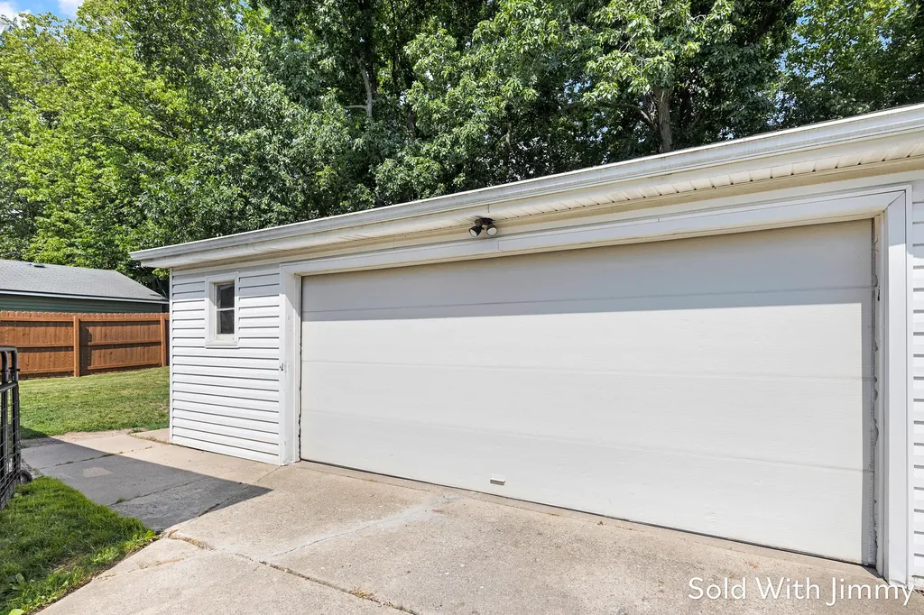 1340 Beckwith Avenue NE Grand Rapids City MI 49505