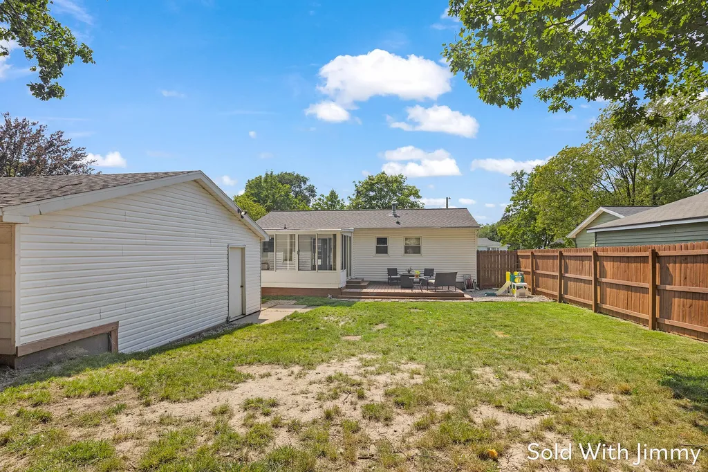 1340 Beckwith Avenue NE Grand Rapids City MI 49505