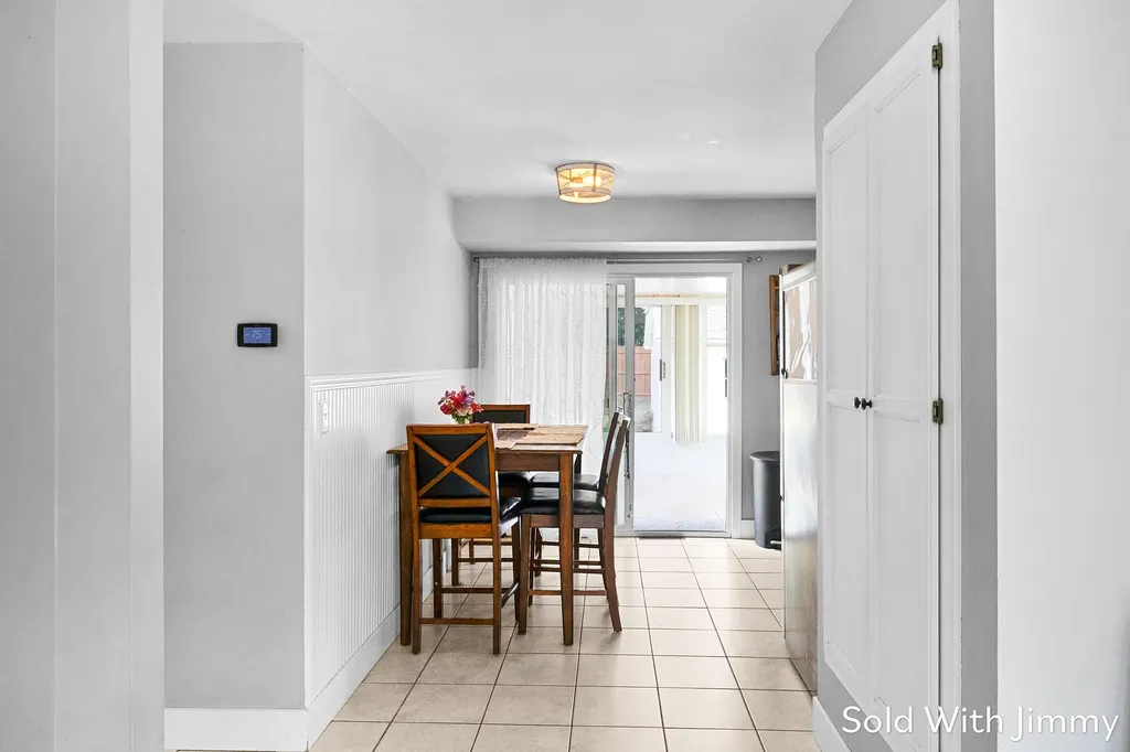 1340 Beckwith Avenue NE Grand Rapids City MI 49505