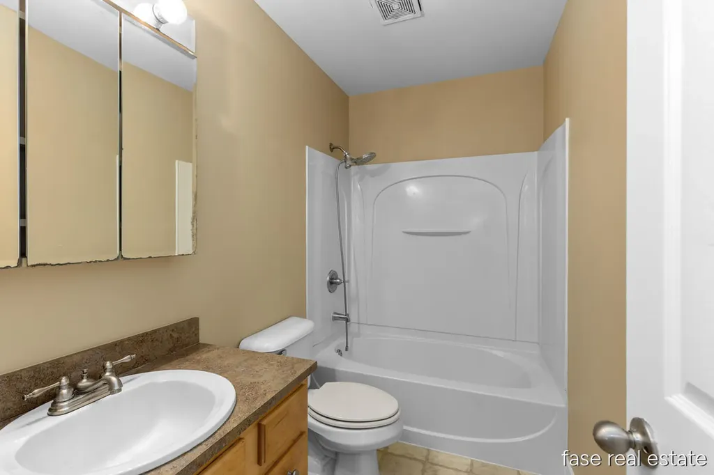 4605 Tabor Road NW Alpine Township MI 49321
