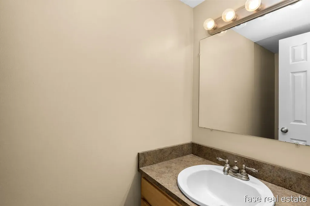 4605 Tabor Road NW Alpine Township MI 49321