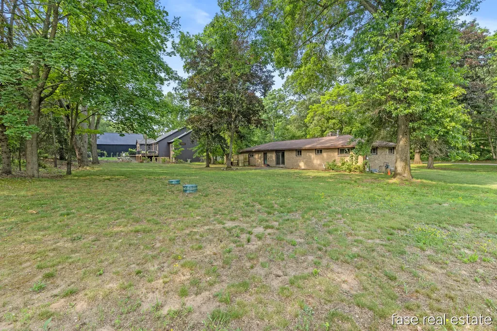 7676 Courtland Drive NE Cannon Township MI 49341