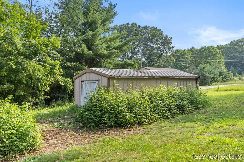 7676 Courtland Drive NE Cannon Township MI 49341