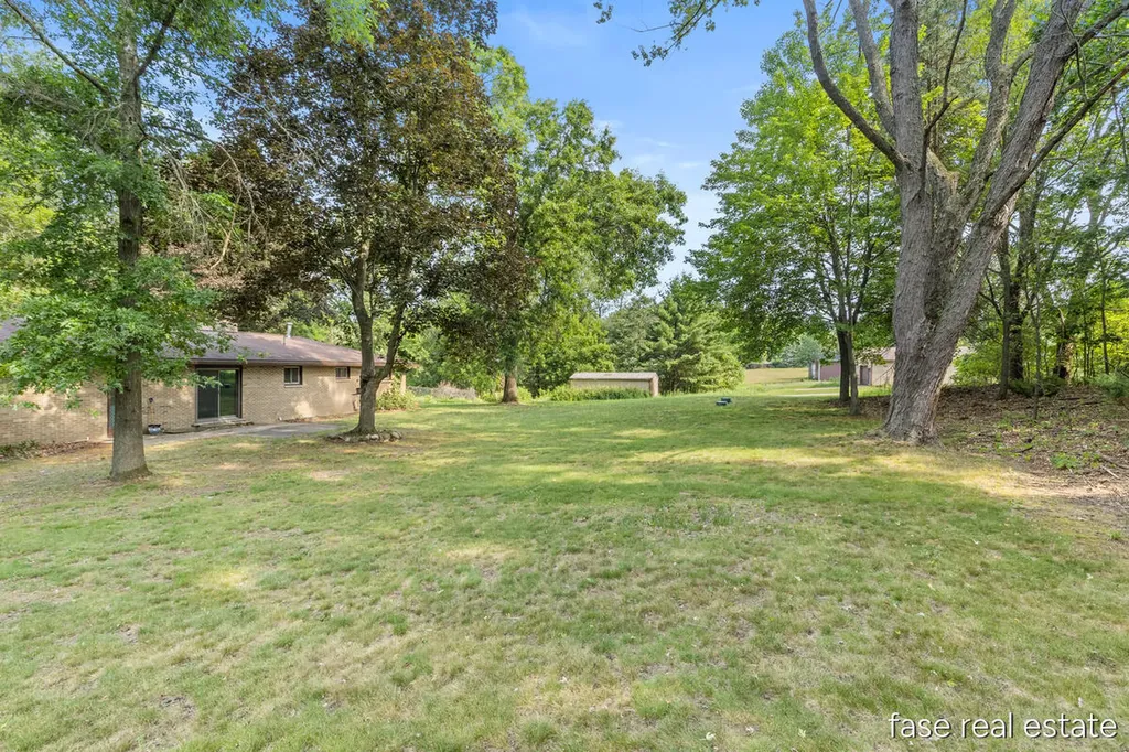 7676 Courtland Drive NE Cannon Township MI 49341