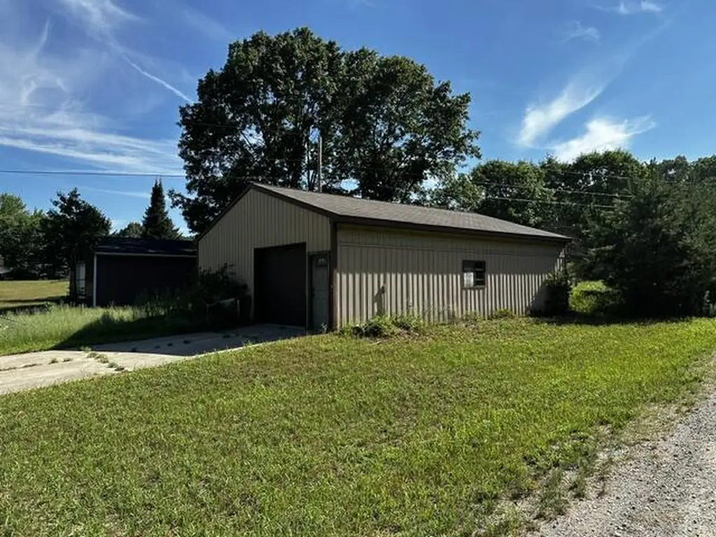 7676 Courtland Drive NE Cannon Township MI 49341