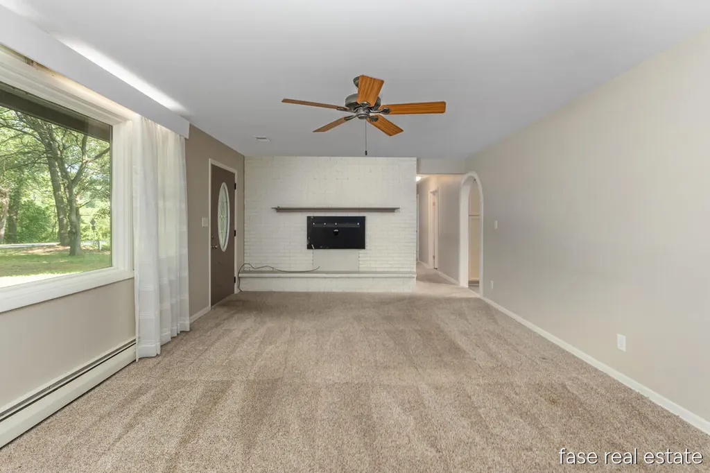 7676 Courtland Drive NE Cannon Township MI 49341