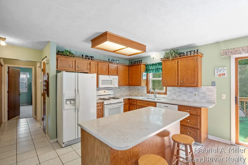 1472 Caprice Drive Georgetown Charter Township MI 49428