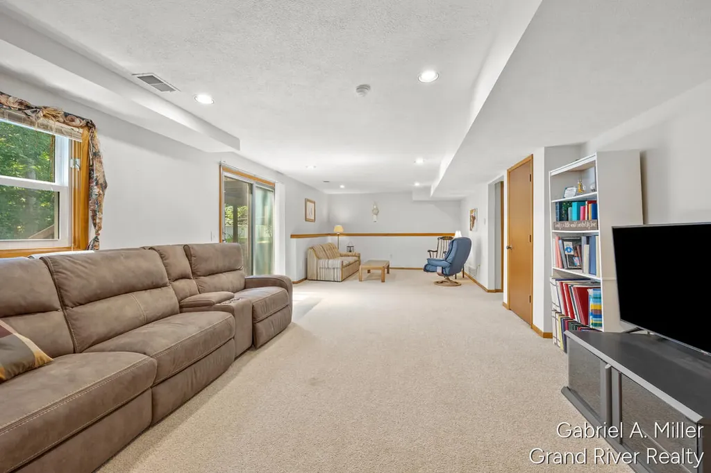 1472 Caprice Drive Georgetown Charter Township MI 49428