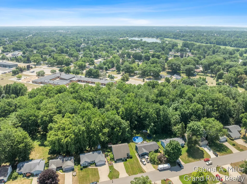 1472 Caprice Drive Georgetown Charter Township MI 49428