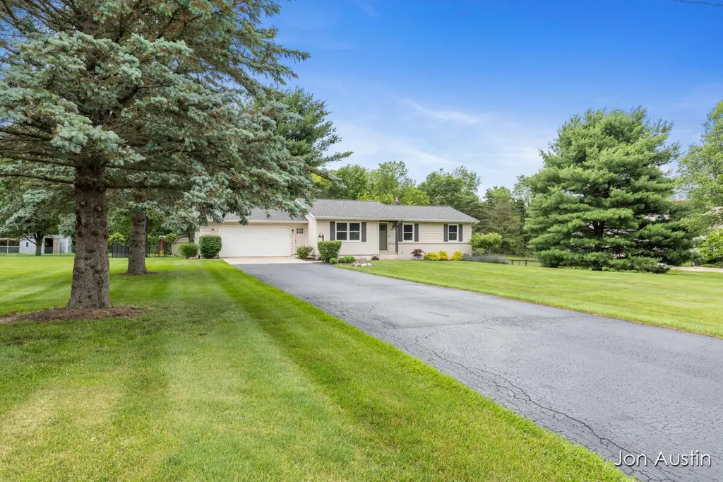 6323 Longacre Street NE Courtland Township MI 49341