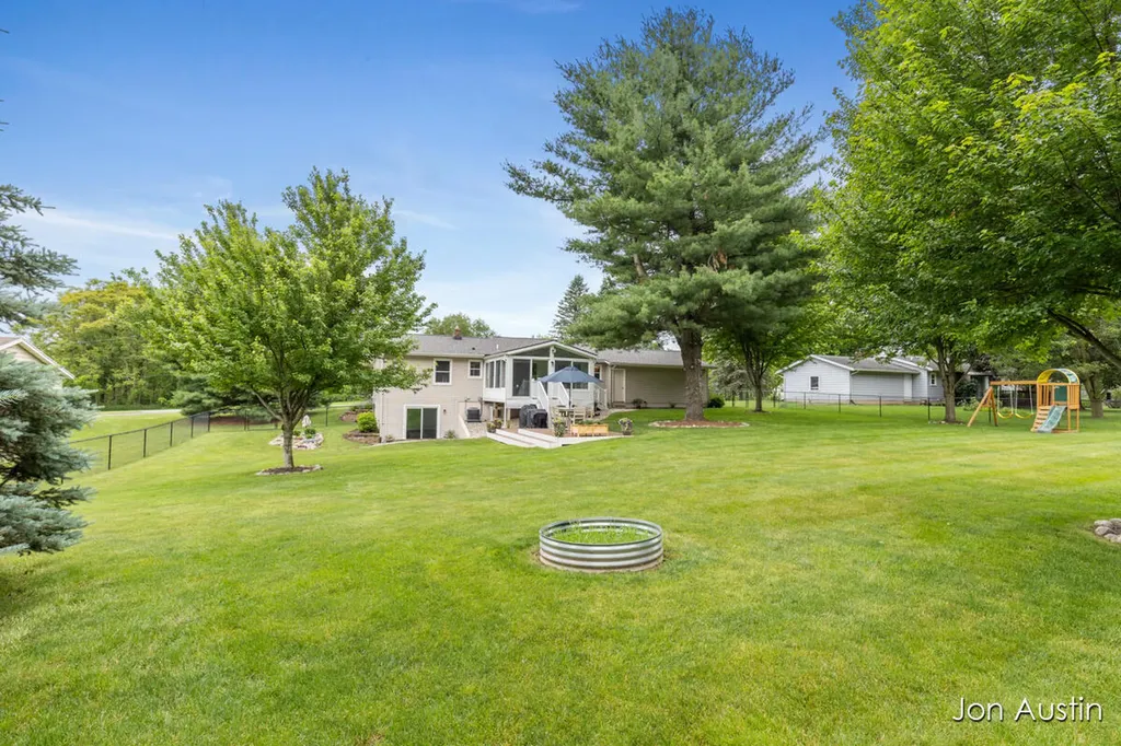 6323 Longacre Street NE Courtland Township MI 49341