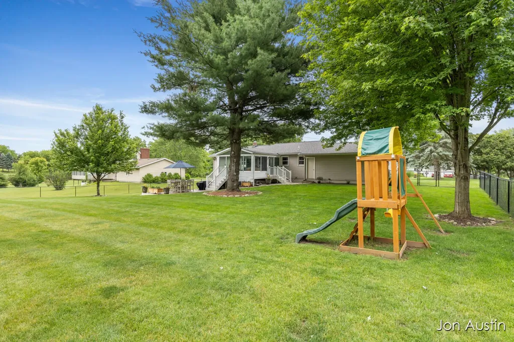6323 Longacre Street NE Courtland Township MI 49341