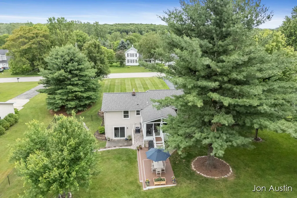 6323 Longacre Street NE Courtland Township MI 49341