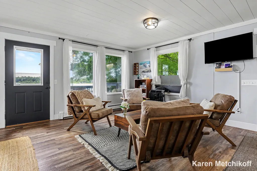 4991 Lakeview Drive Unknown City MI 49322