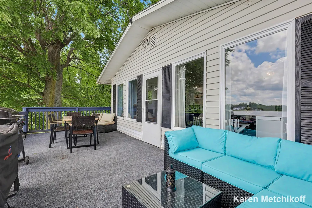 4991 Lakeview Drive Unknown City MI 49322