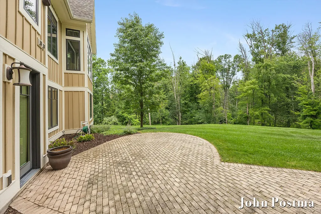 5914 Whitworth Court SE Cascade Charter Township MI 49546