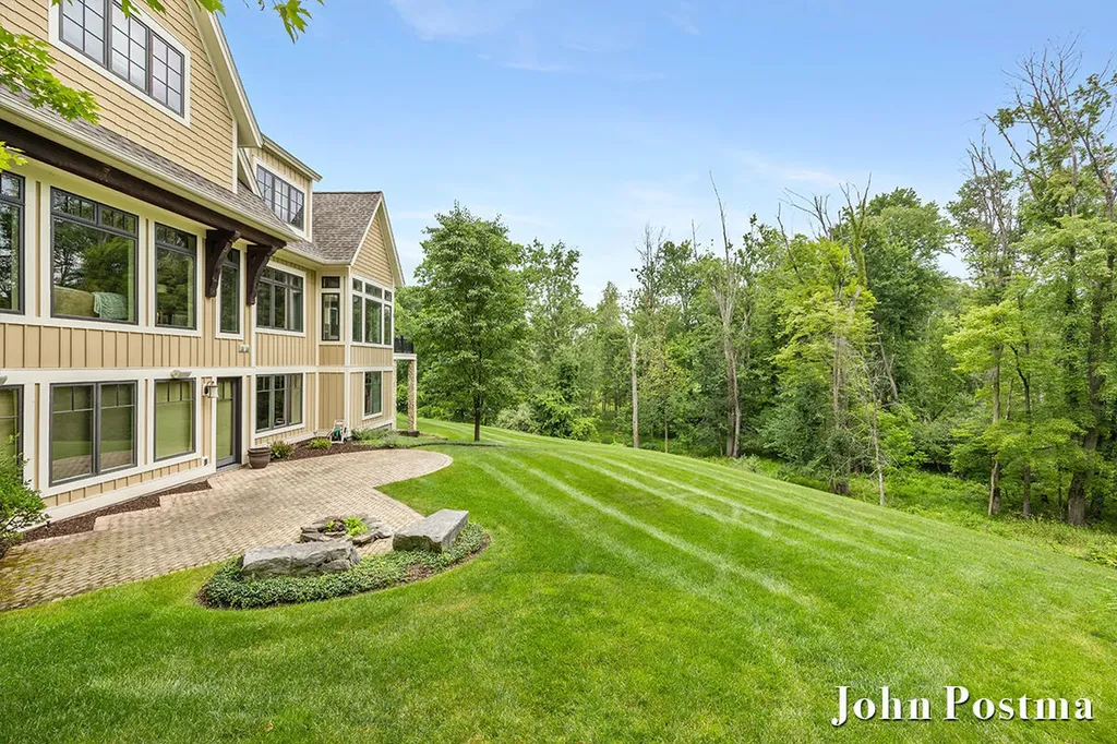 5914 Whitworth Court SE Cascade Charter Township MI 49546