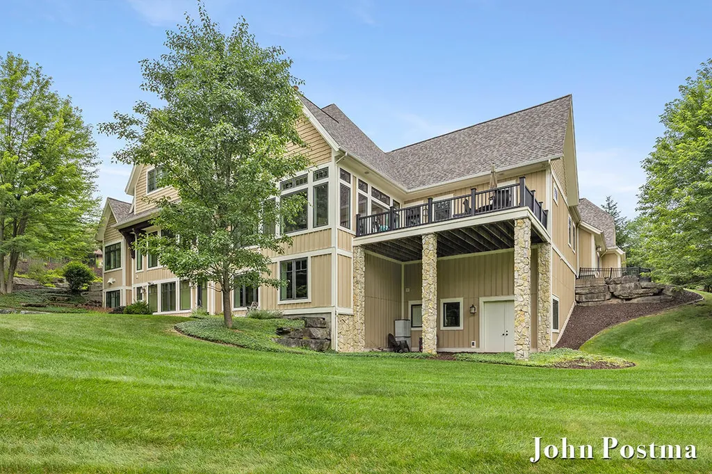 5914 Whitworth Court SE Cascade Charter Township MI 49546