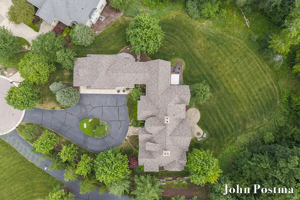 5914 Whitworth Court SE Cascade Charter Township MI 49546