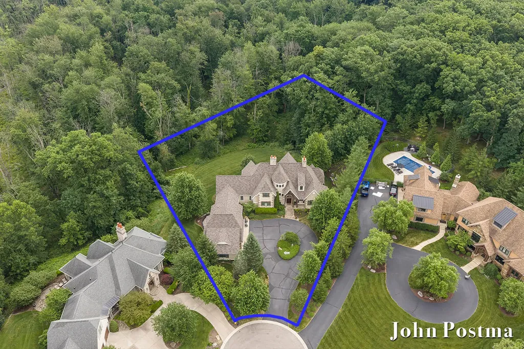 5914 Whitworth Court SE Cascade Charter Township MI 49546