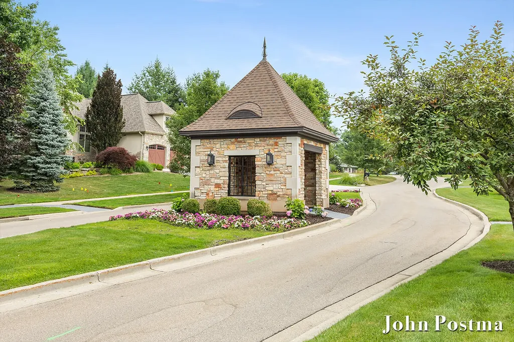 5914 Whitworth Court SE Cascade Charter Township MI 49546