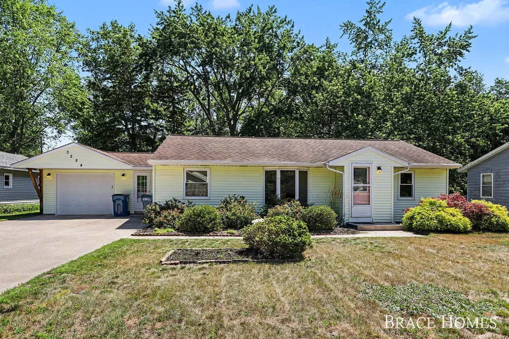 3284 N 146th Avenue Park Township MI 49424