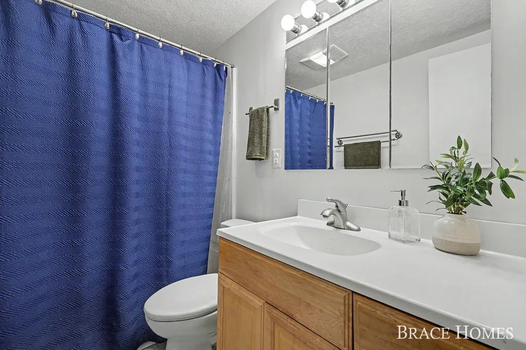 3284 N 146th Avenue Park Township MI 49424