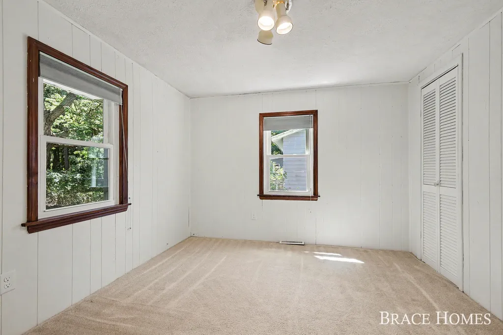 3284 N 146th Avenue Park Township MI 49424
