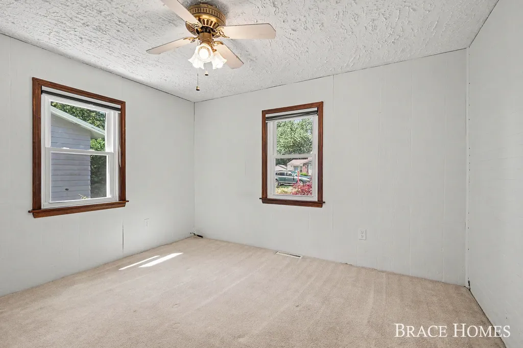 3284 N 146th Avenue Park Township MI 49424