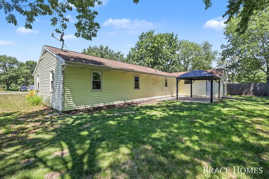 3284 N 146th Avenue Park Township MI 49424
