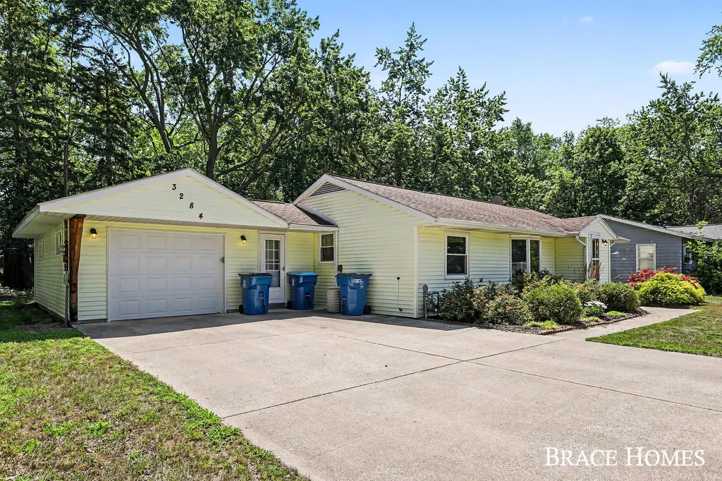 3284 N 146th Avenue Park Township MI 49424