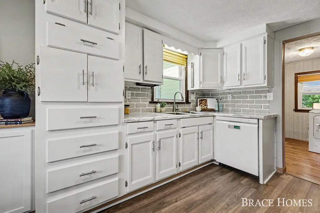 3284 N 146th Avenue Park Township MI 49424