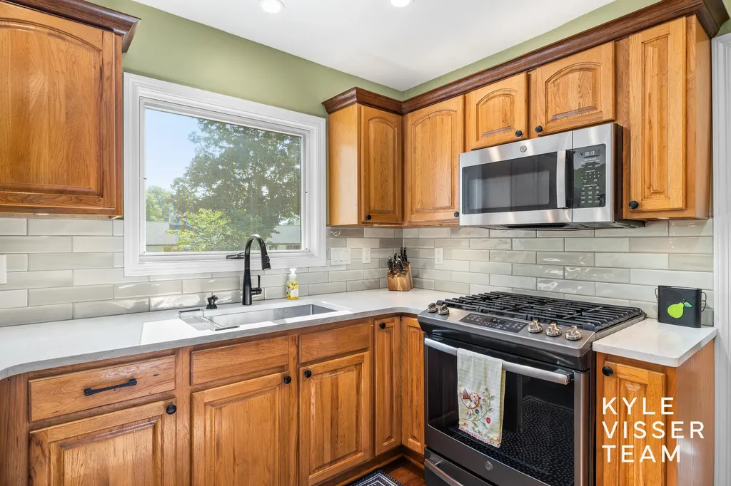 2032 Edgewood Avenue SE Grand Rapids City MI 49546