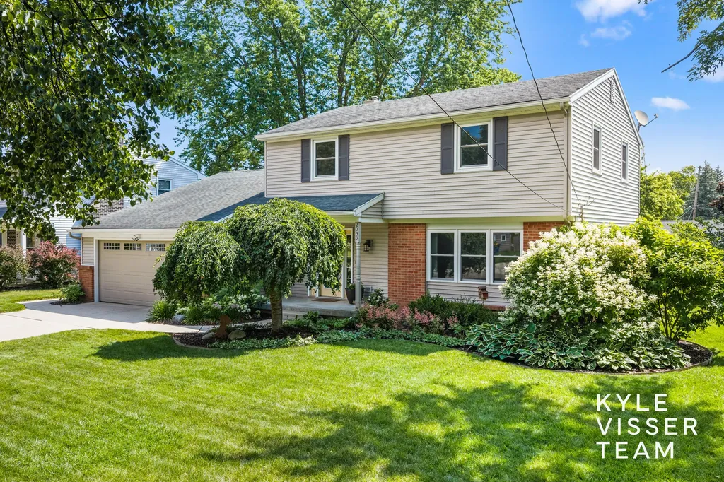 2032 Edgewood Avenue SE Grand Rapids City MI 49546