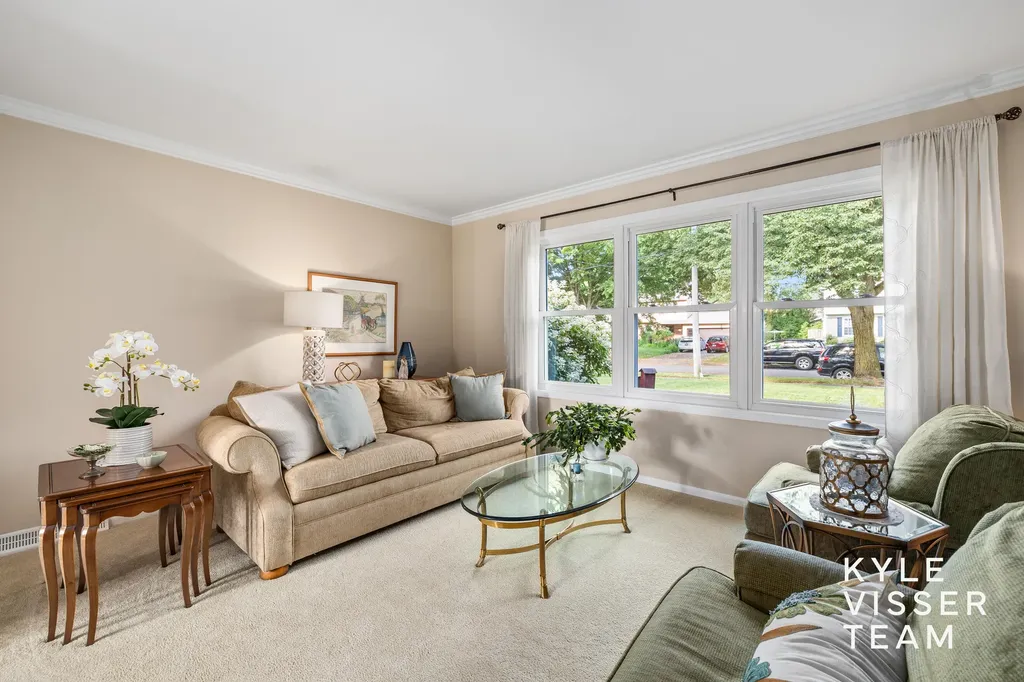 2032 Edgewood Avenue SE Grand Rapids City MI 49546