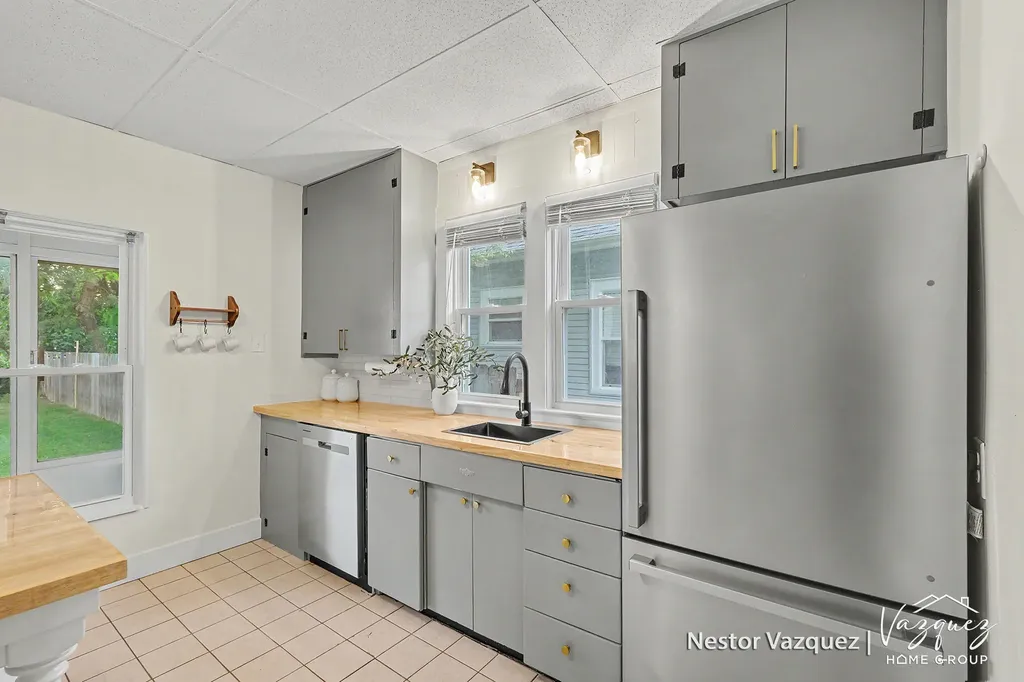 234 Knapp Street NE Grand Rapids City MI 49505