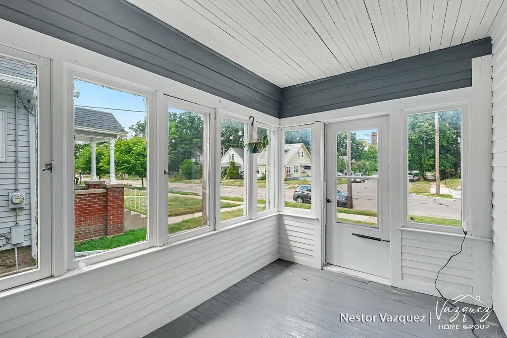 234 Knapp Street NE Grand Rapids City MI 49505