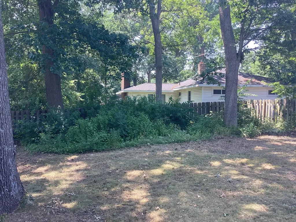 4514 Grantwood Avenue SE Kentwood City MI 49508