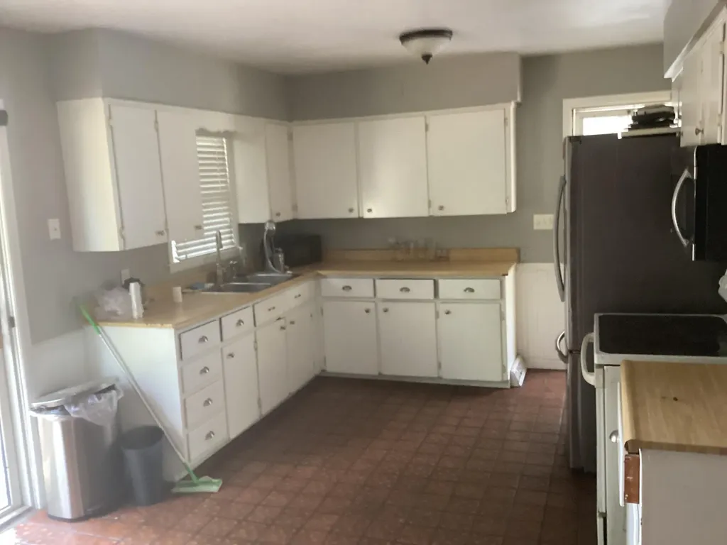 4514 Grantwood Avenue SE Kentwood City MI 49508