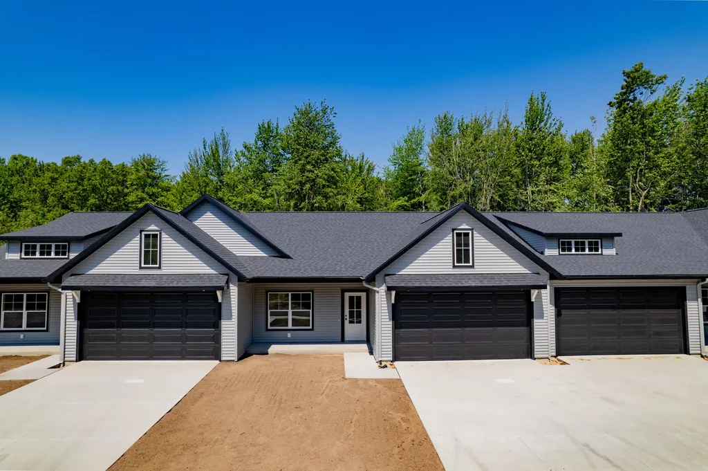 17426 Ridge Avenue Ferrysburg City MI 49409