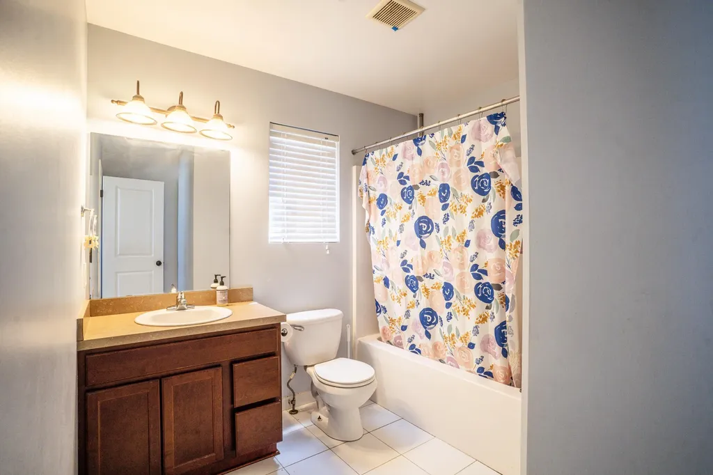 2678 Cotherstone Drive SW Wyoming City MI 49418
