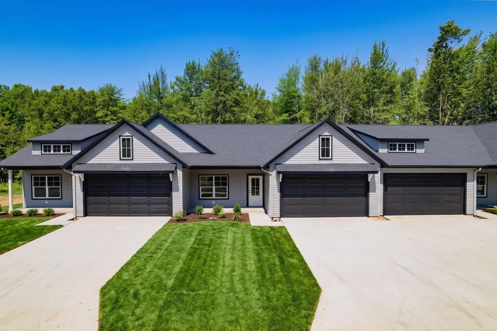 17428 Ridge Avenue Ferrysburg City MI 49456