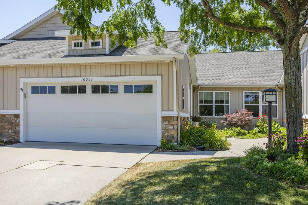 10087 S Crossroad Circle SE Caledonia Township MI 49316