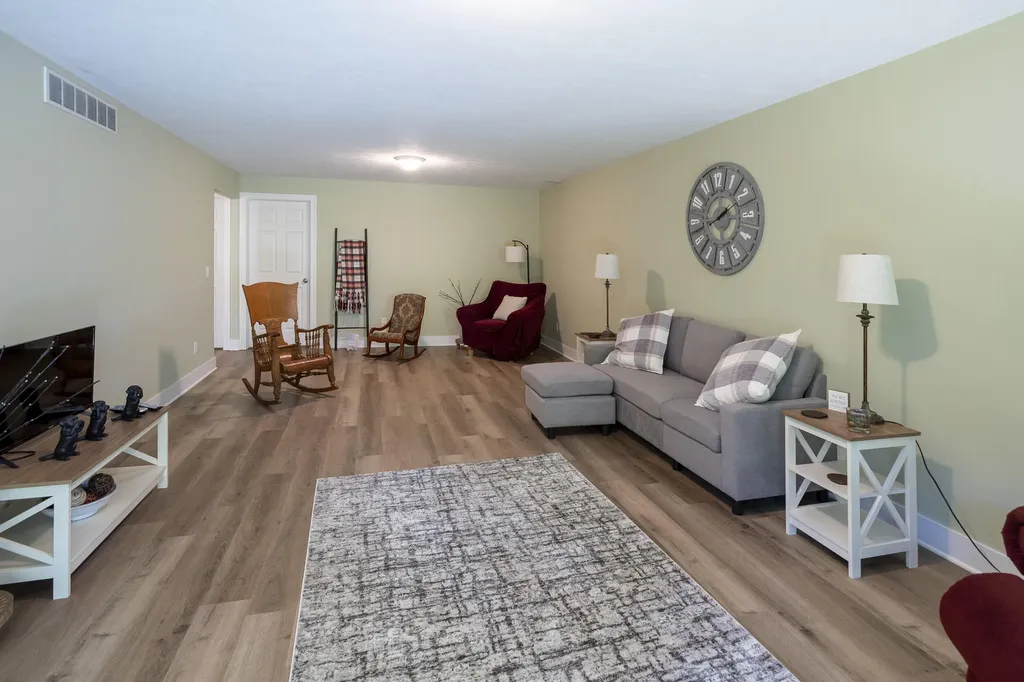 10087 S Crossroad Circle SE Caledonia Township MI 49316