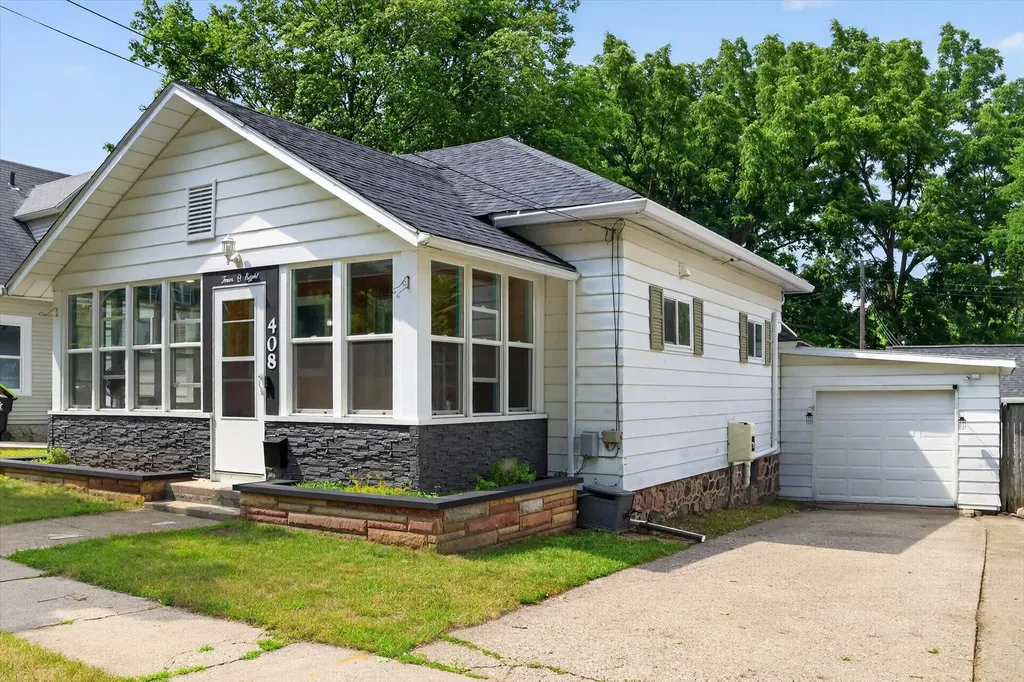 408 W Orange Street W Greenville City MI 48838