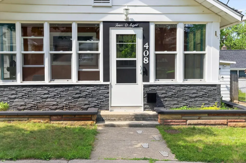 408 W Orange Street W Greenville City MI 48838