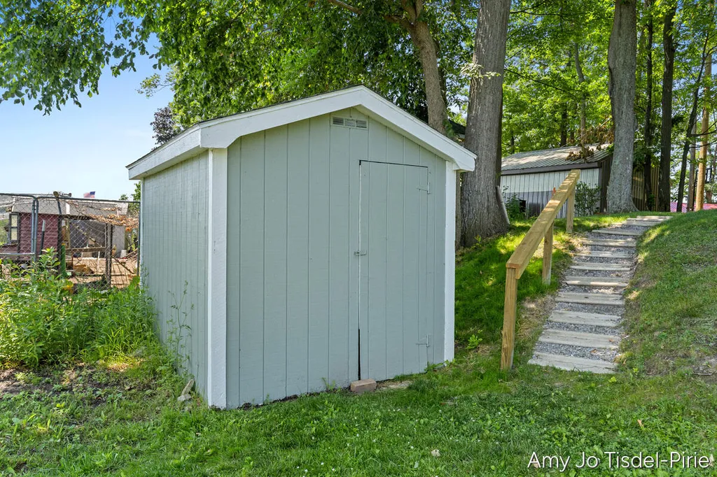 1760 S Colonel Point Drive Crystal Township MI 48818
