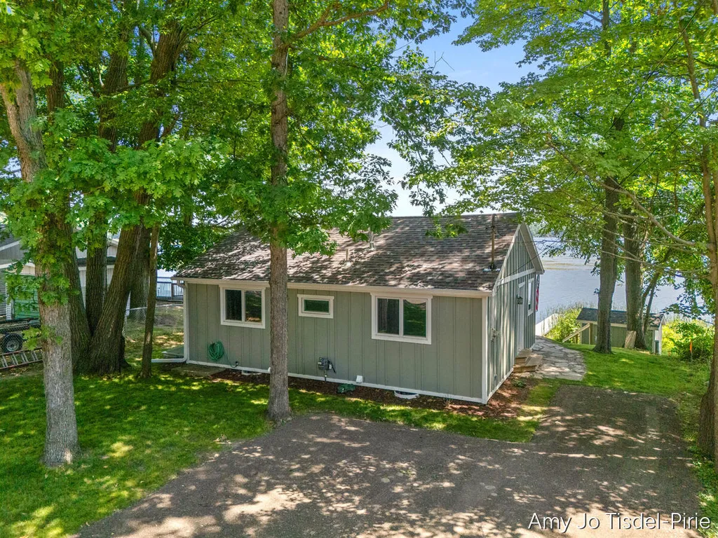 1760 S Colonel Point Drive Crystal Township MI 48818